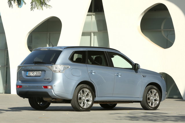 mitsubishi outlander phev 20