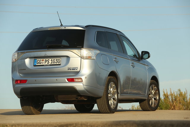 mitsubishi outlander phev 29