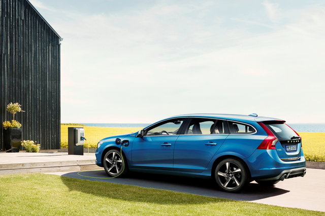 volvo v60 hybrid r design 01