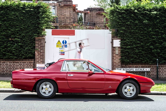 ferrari pick up 01