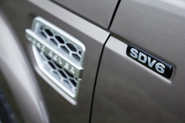 land rover discovery model year 2015 12