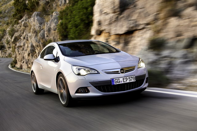 opel astra gtc 4