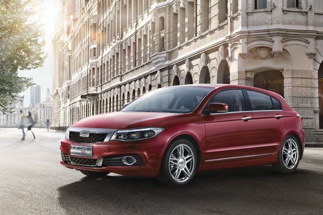 qoros 3 hatch 06