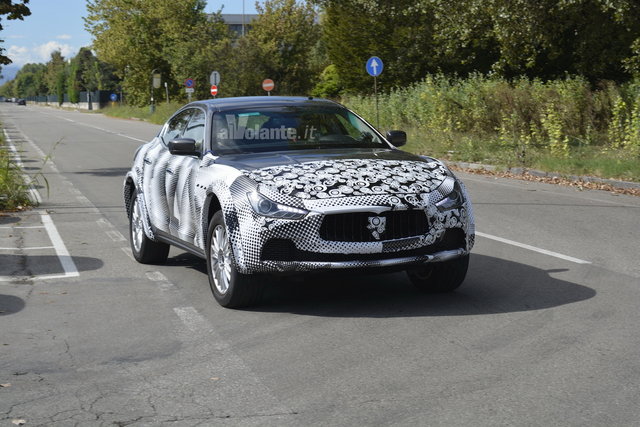 maserati levante spy 2