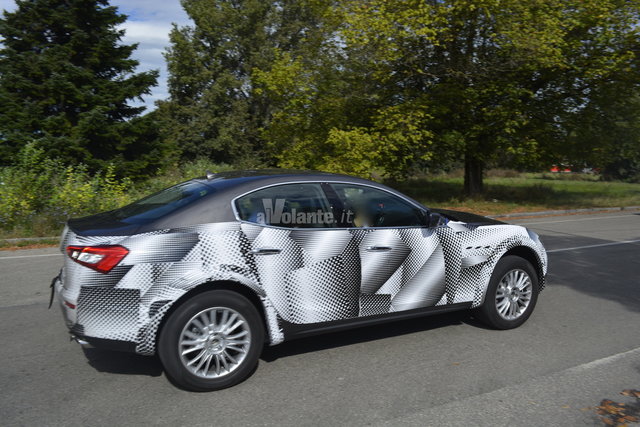 maserati levante spy 3