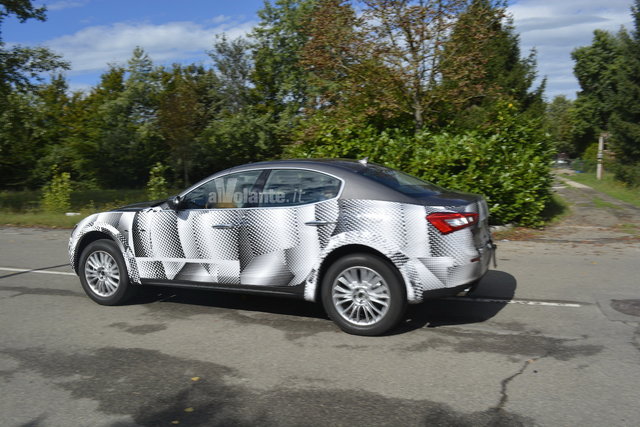 maserati levante spy 4
