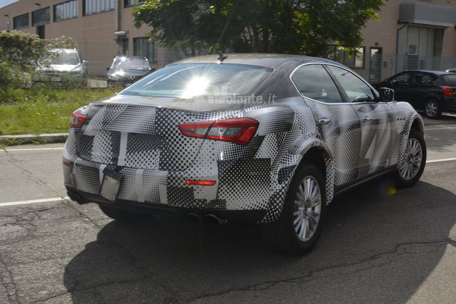 maserati levante spy 5