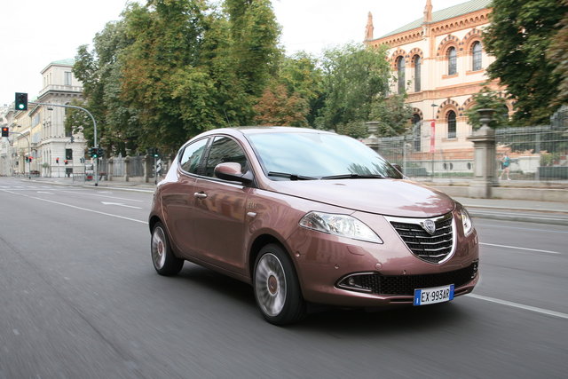 lancia ypsilon elle 2014 13