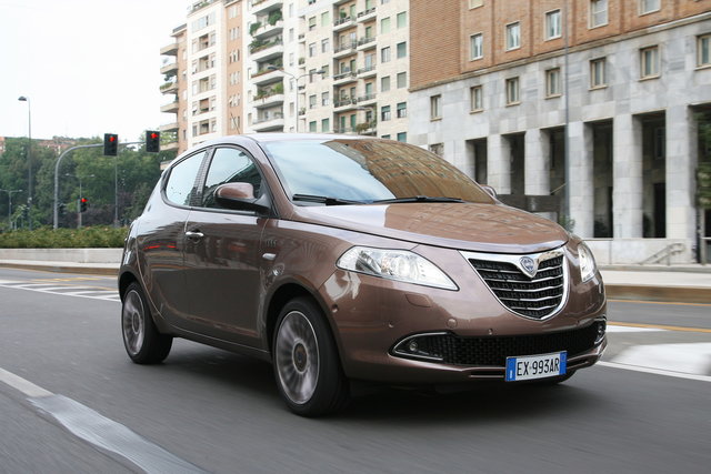 lancia ypsilon elle 2014 14