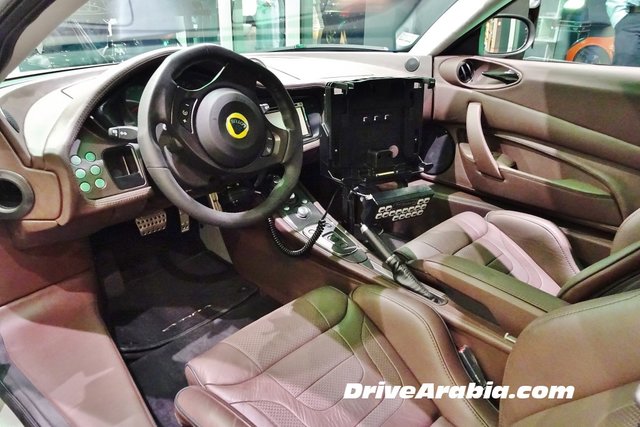 lotus evora dubai ambulanza 3