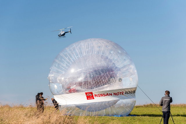 nissan note zorbing 05
