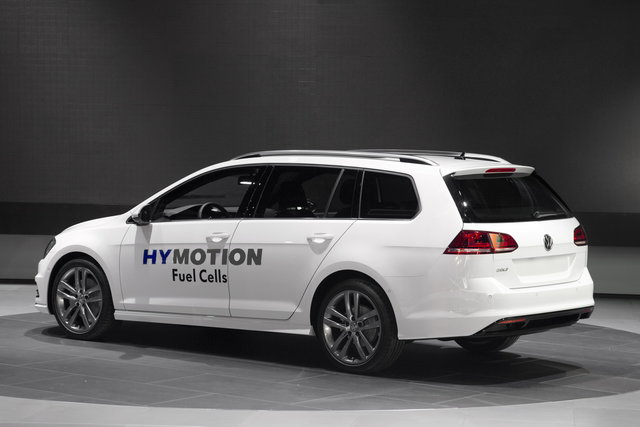 volkswagen golf hymotion idrogeno 1