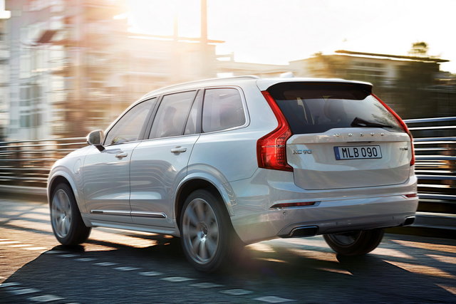 volvo xc90 t8 ibrida 13