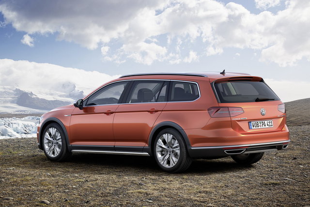 volkswagen passat alltrack 2015 05