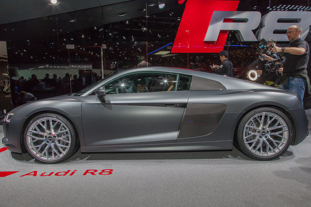 audi r8 v10 3