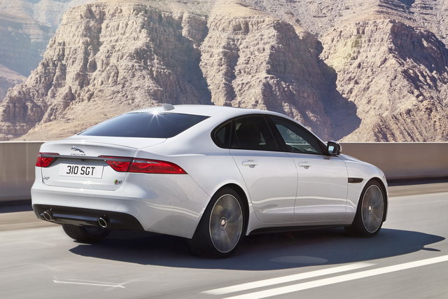 jaguar xf 2015 09
