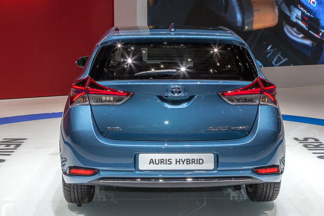 toyota auris 10