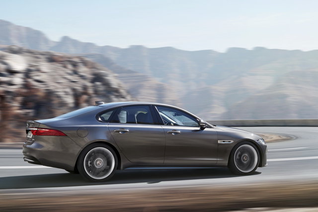 jaguar xf 2015 08 0