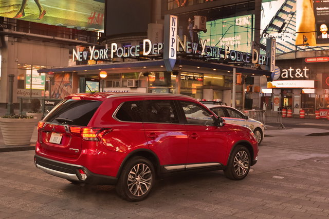 mitsubishi outlander 2015 restyling 13