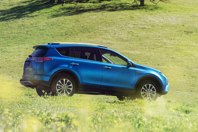 toyota rav4 hybrid 2015 03