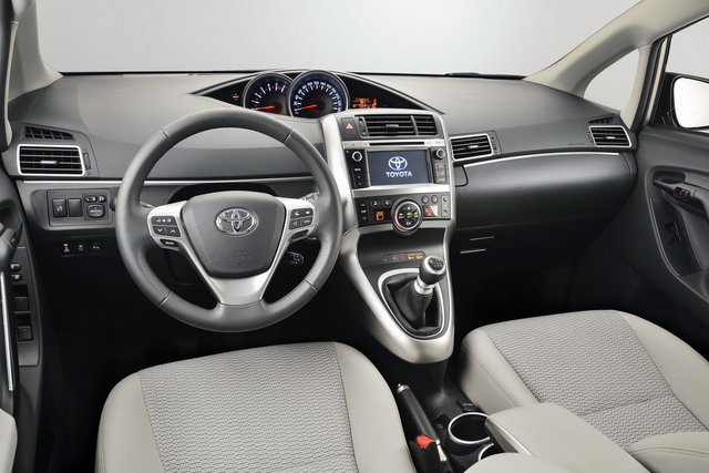 toyota verso 2014 36