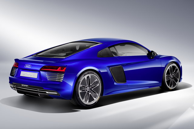 audi r8 etron piloted driving 03