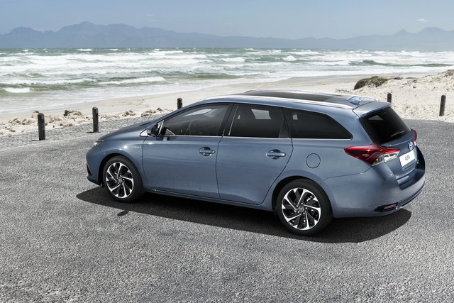 toyota auris 2015 16