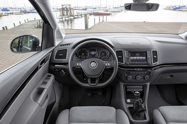 volkswagen sharan 2015 04