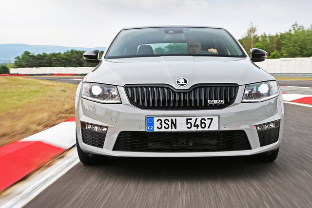 skoda octavia rs 230 02