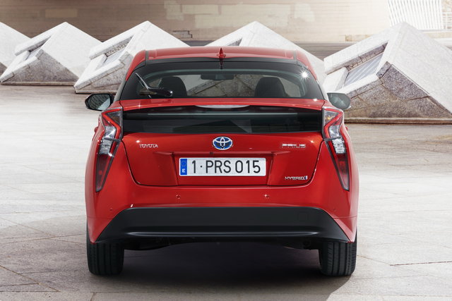 toyota prius 2015 09