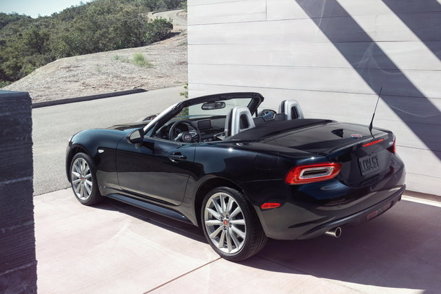 fiat 124 spider 2016 usa 07