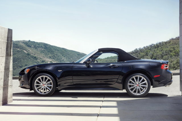fiat 124 spider 2016 usa 09