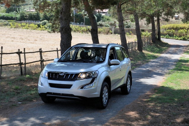 mahindra xuv500 2016 11