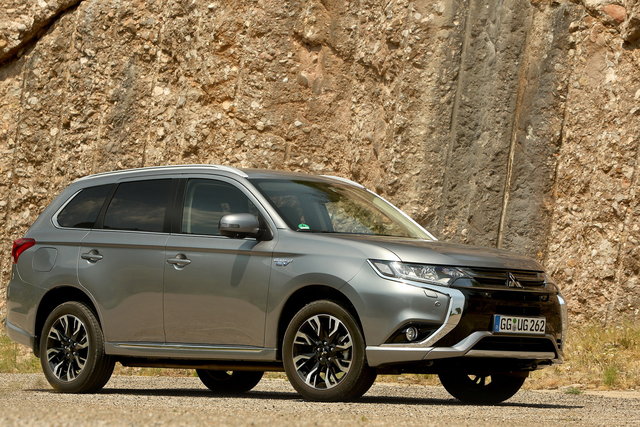 mitsubishi outlander phev 2016 07