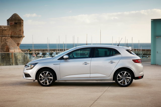 renault megane 2016 primo contatto 06