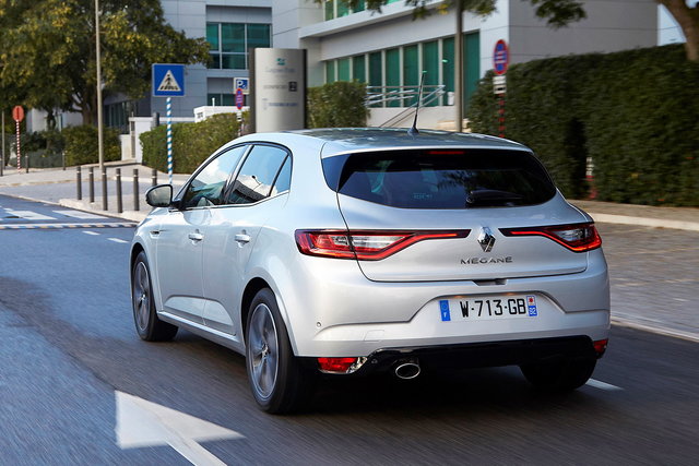 renault megane 2016 primo contatto 18