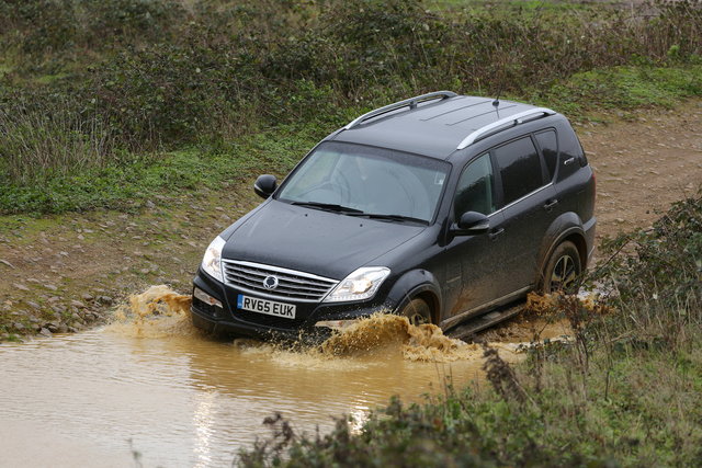 ssangyong rexton 2016 09