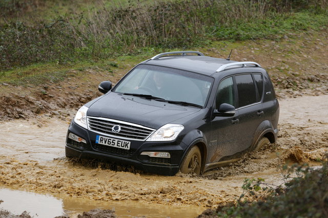 ssangyong rexton 2016 10