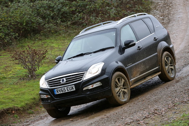 ssangyong rexton 2016 11