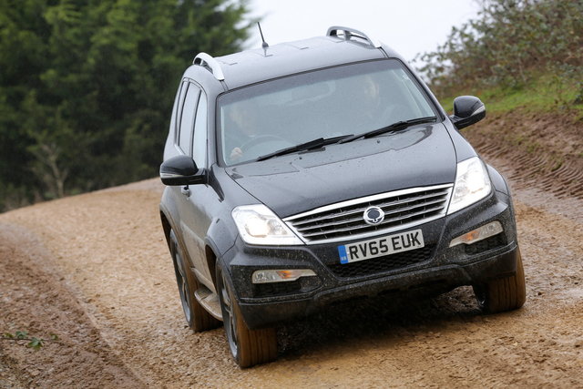 ssangyong rexton 2016 13