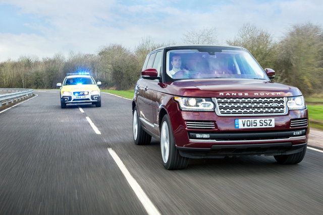 jaguer land rover auto connessa guida 4