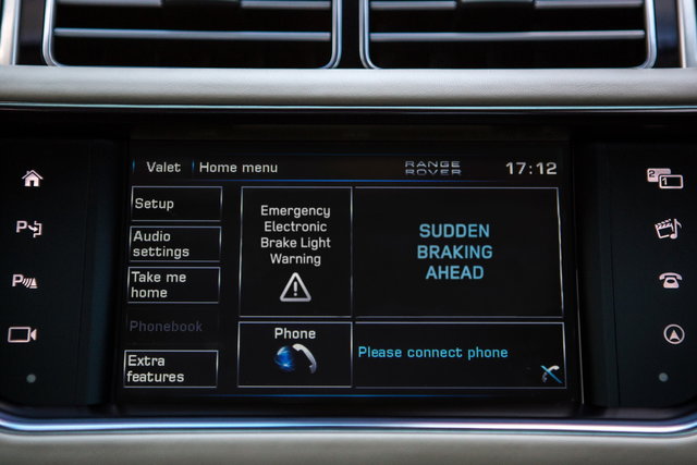 jaguer land rover auto connessa guida 6