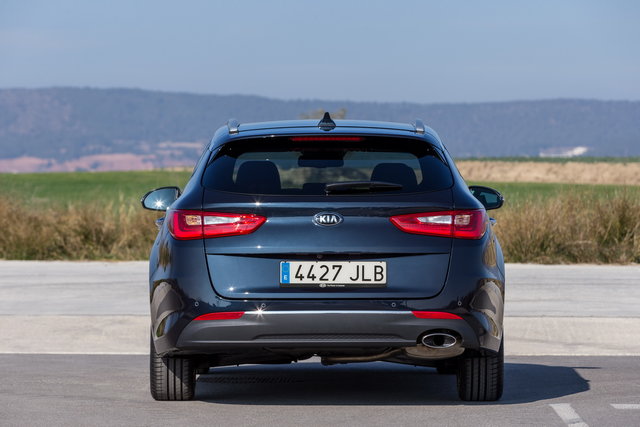 kia optima sportwagon 14