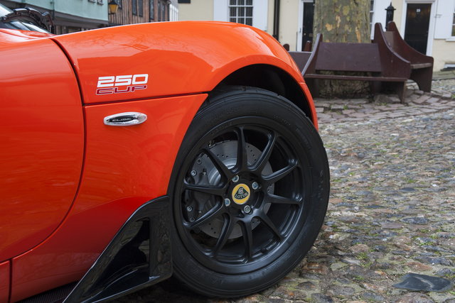 lotus elise cup 250 1