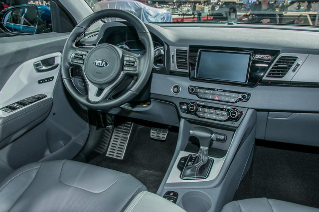 kia niro 8