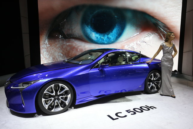 lexus lc500 h 4