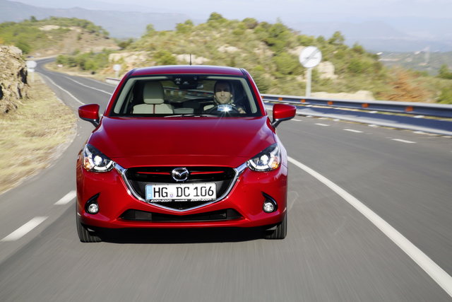 mazda 2 2015 primo contatto 03
