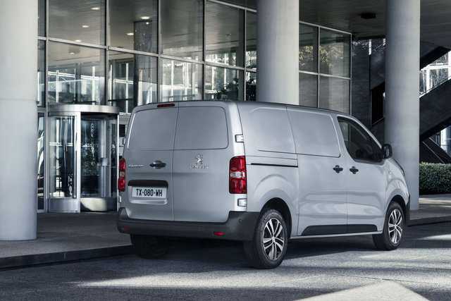 peugeot expert 2016 02