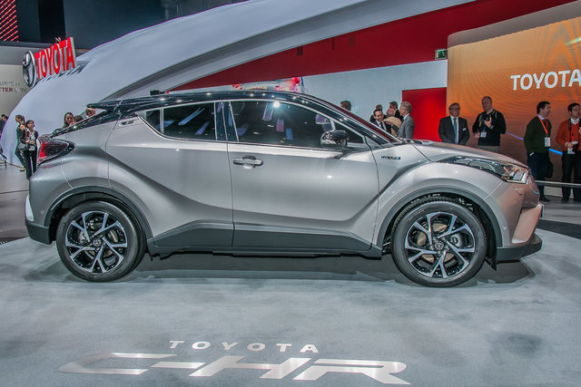 toyota c hr 2