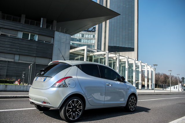 lancia ypsilon mia 01
